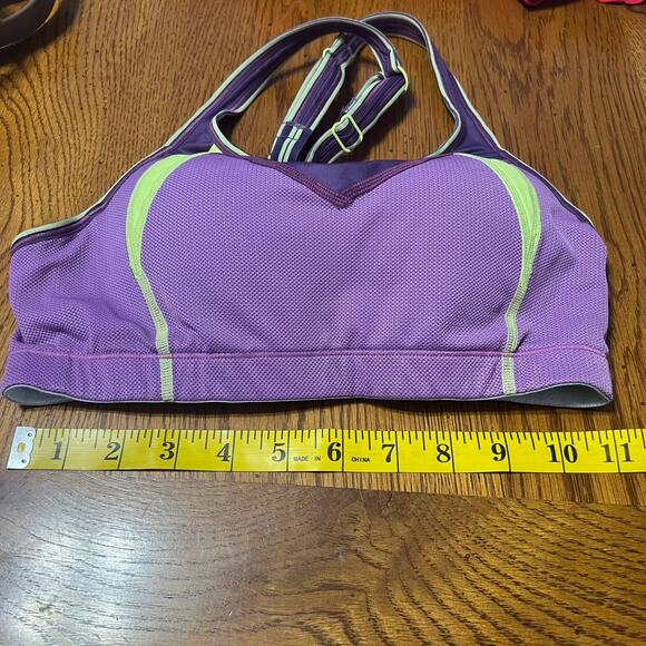 Brooks Moving Comfort Wireless Padded Sports Bra Size Small - Picture 8 of 9